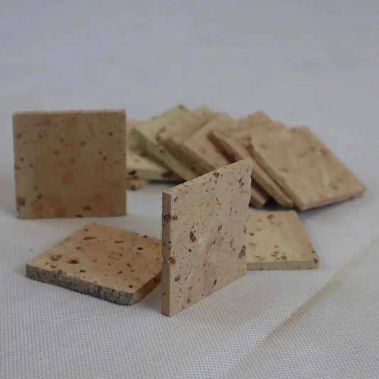 Dettaglio cubetti in cotto antico 5x5 cm per diorami e presepi