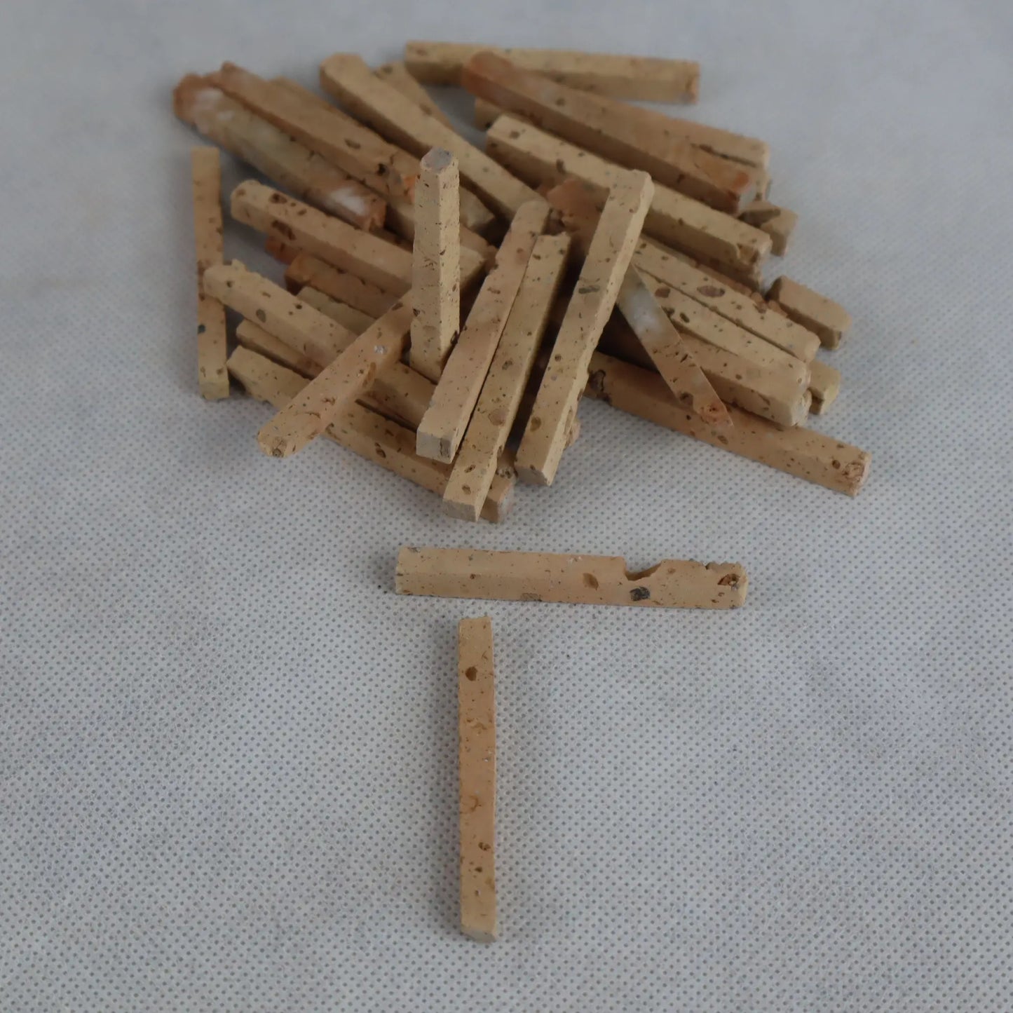Mini mattoncini in cotto antico 2x1 cm. Perfetti per dettagli architettonici nei presepi e diorami artigianali.
