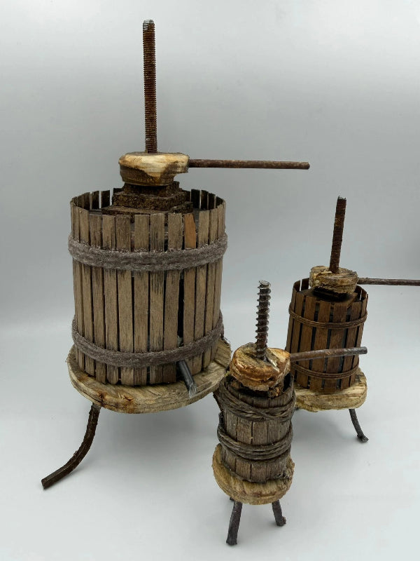 Torchio artigianale in miniatura in legno in diverse dimensioni