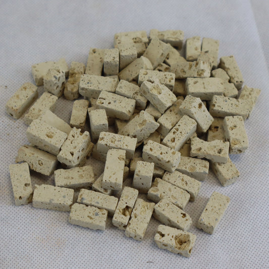Blocchetti di tufo in miniatura 2x1 cm sp. 8 mm per presepi e diorami. Ideali per muri e costruzioni realistiche in scala.